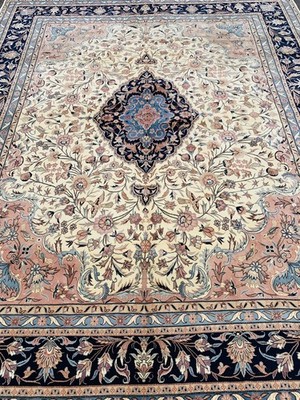 Schöner Vintage Handgefertigter Kork Esfehan Teppich Größe 313x250cm