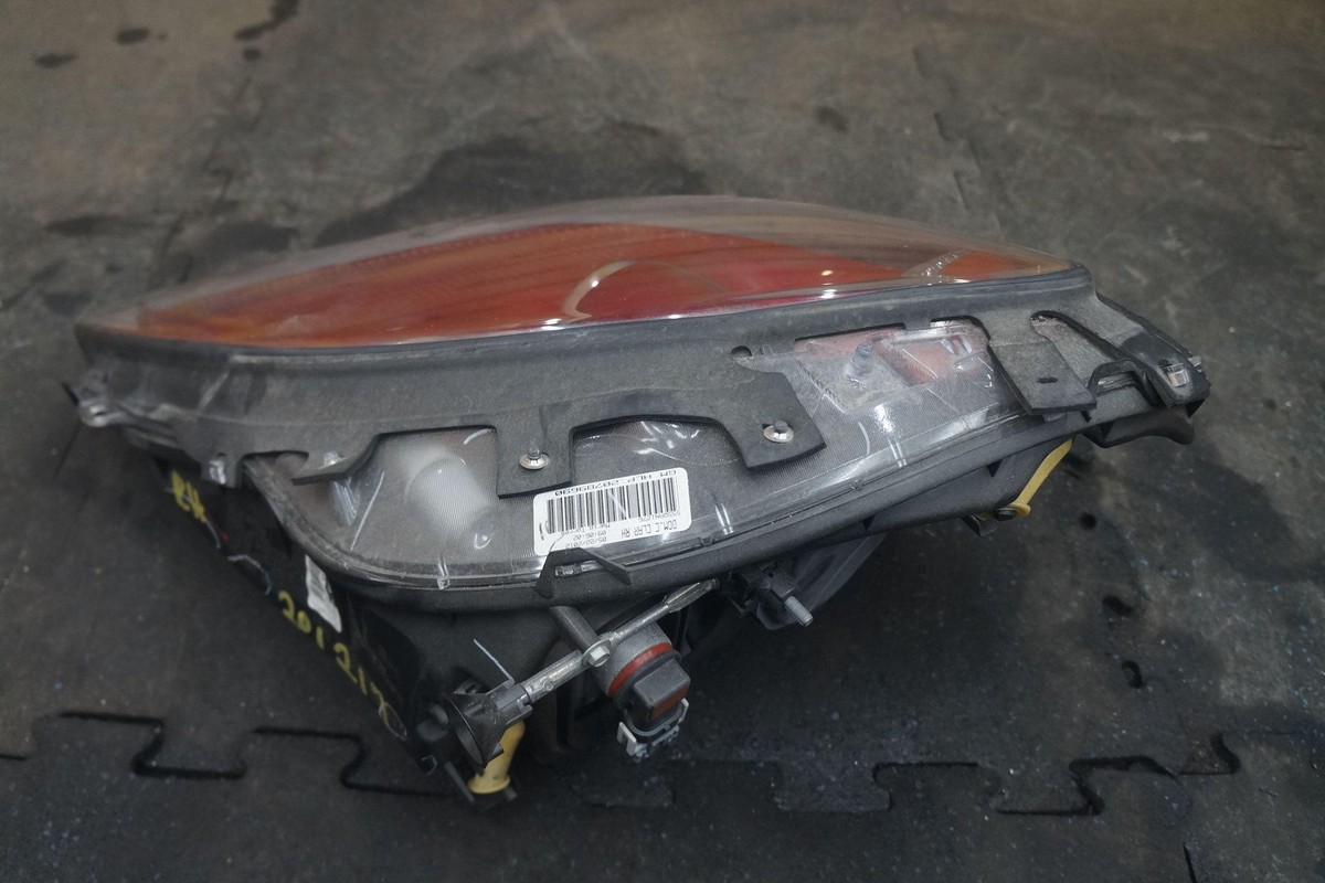 Right Passenger Headlight Headlamp 20789690 Chevrolet Corvette C6