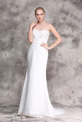 HBH Brautmode Trägerloses Brautkleid mit besticken Oberteil und Sweetheart - Bild 1 von 4