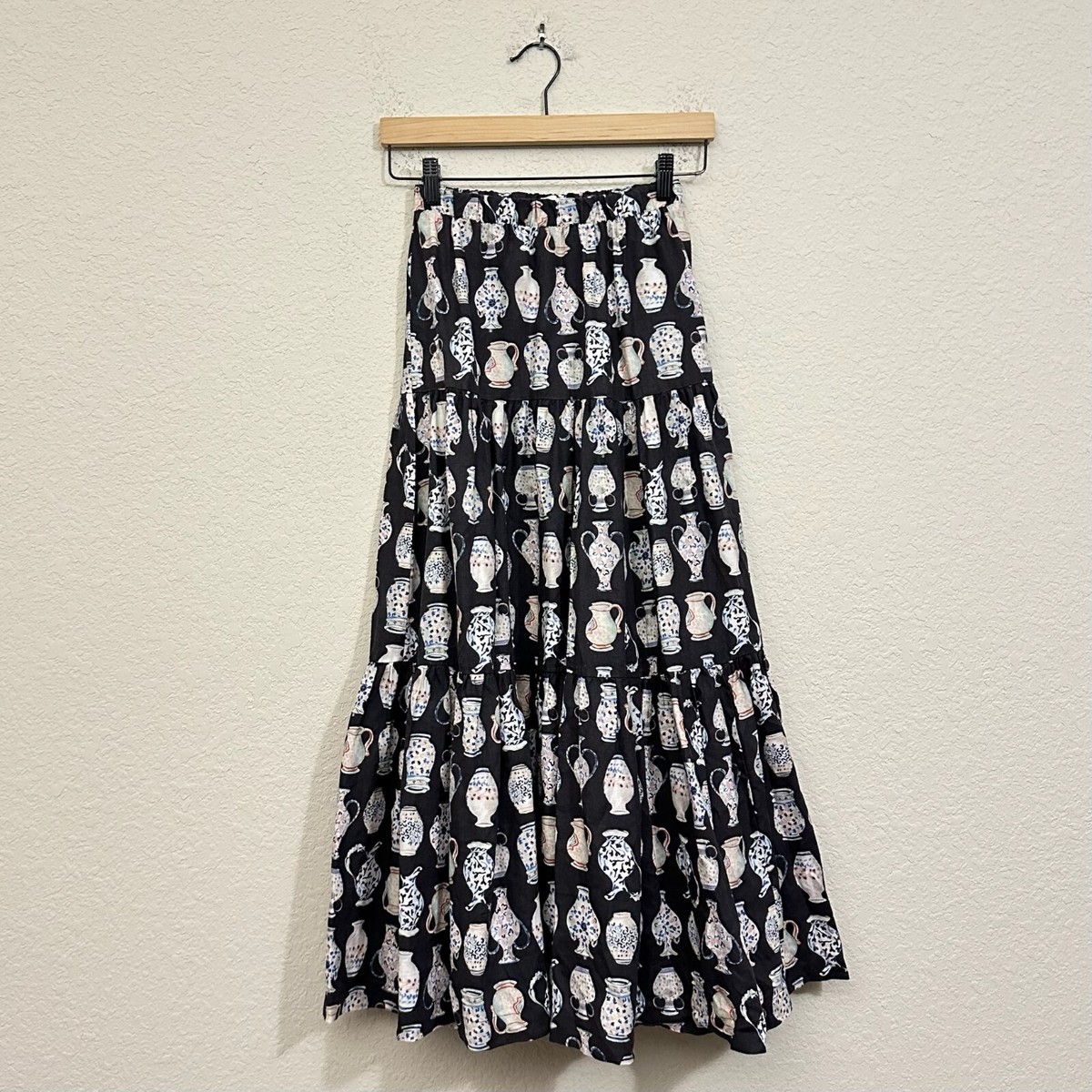 ARITZIA WILFRED Maxi Skirt Womens Sz 2XS Black Vase Print A-Line Tiered  Linen