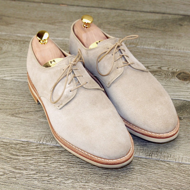 Allen Edmonds NOMAD  8.5 D  Tan Suede * add $15 new Cedar Trees