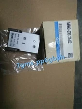 1 PCS NEW SMC open/close type/gear type gripper MHW2-20D-X4462 #E3