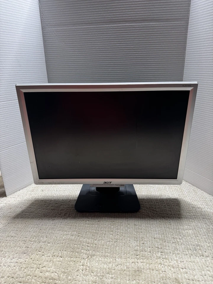 Acer 2016W LCD Monitor - Image 2 of 4