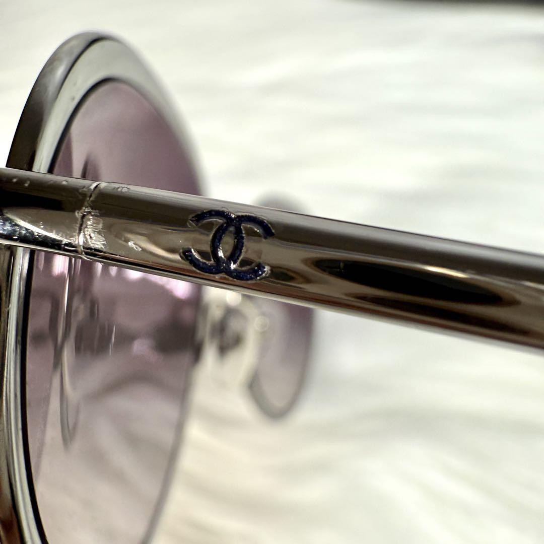Chanel Oval Metal Sunglasses 4206 Silver Coco Logo Used B
