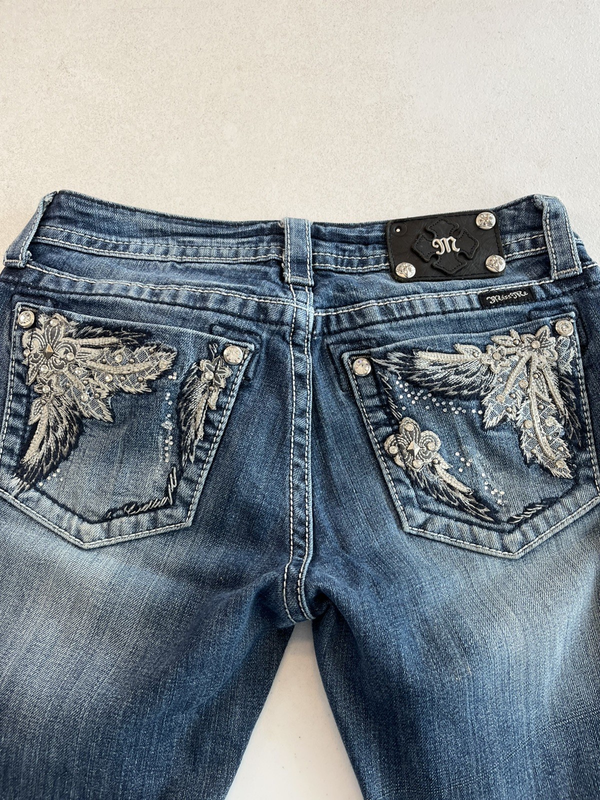 Miss Me Women's Denim Blue Jeans Size 28 Boot Cut Bedazzled Embroidered Pockets