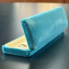 Vtg TEAL BLUE VELVET Single Bracelet Watch Gift Presentation Box Massachsutts