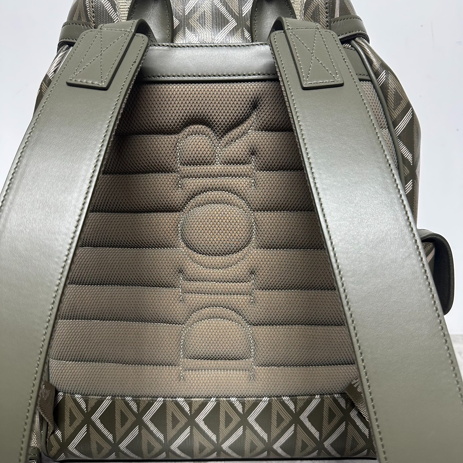 100percent AUTHENTIC CD CHRISTIAN DIOR CD DIAMOND BACKPACK HIT THE ROAD GREEN KHAKI image 8