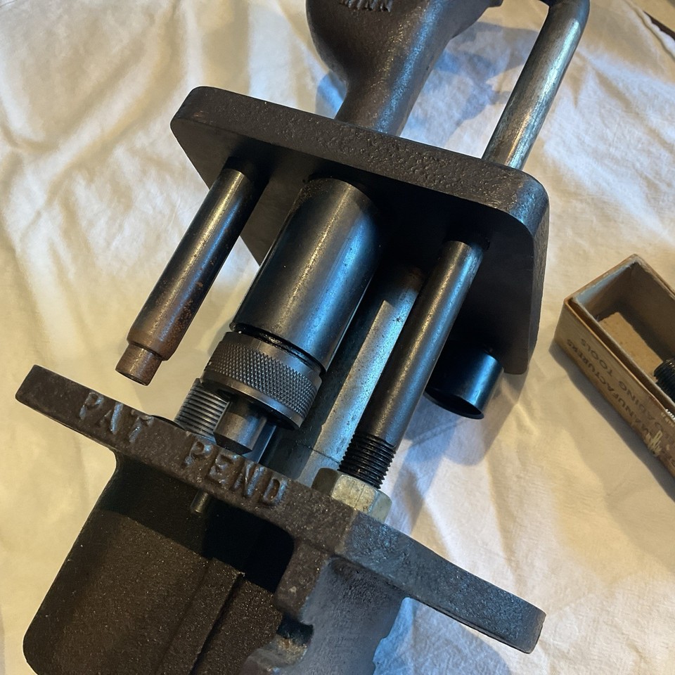 Vintage Herters Model N72m 12ga Shell Reloading Turret Press Hunting 
