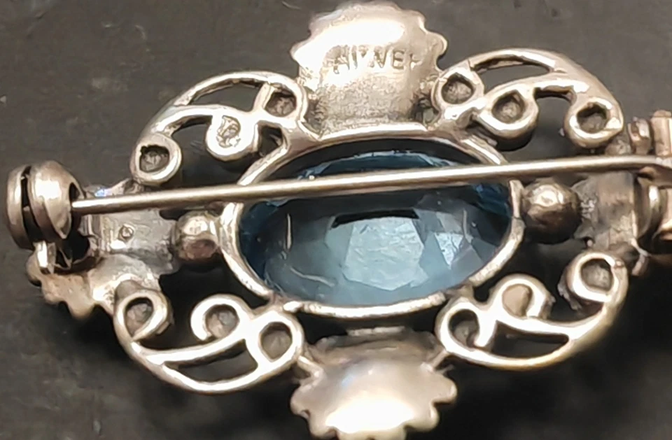 Antiguo broche prendedor eduardiano de plata fina aguamarina ornamentado en capas Foto 4 de 4