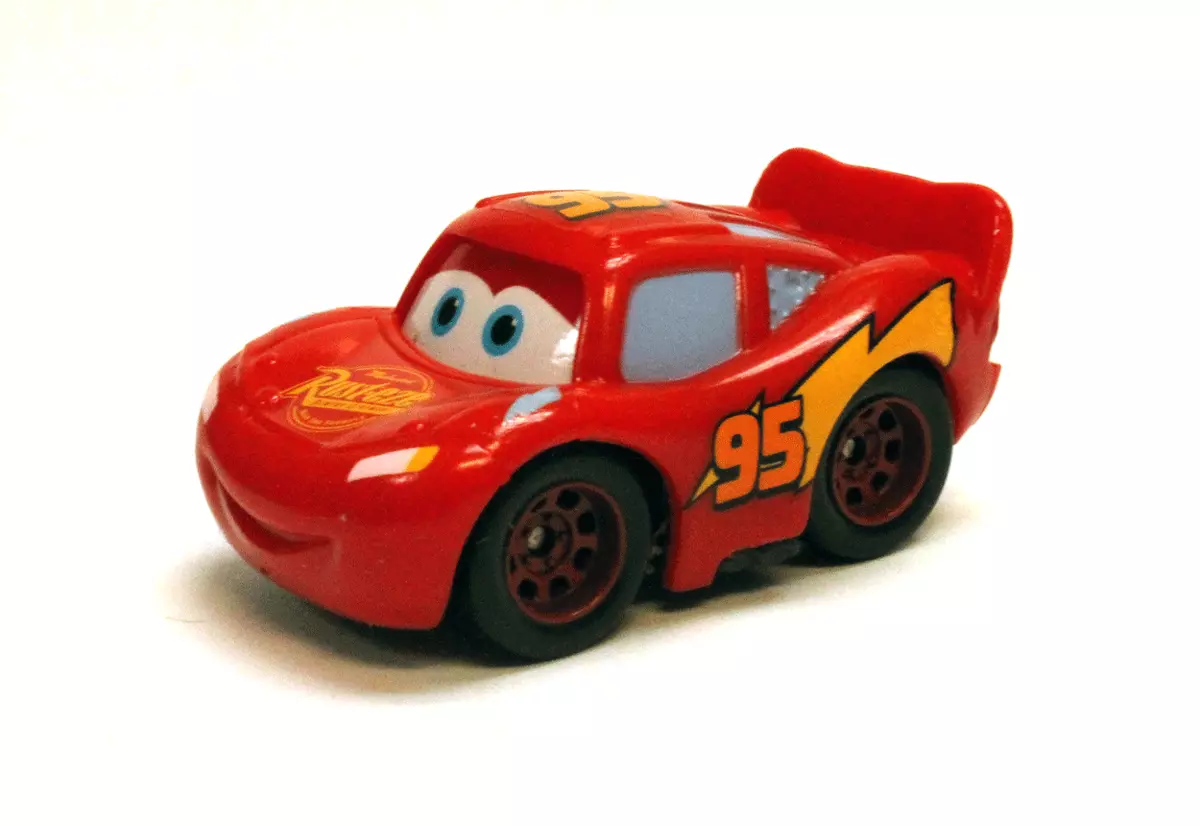 Racing Story Poupée Lightning Mcqueen No. 95 Modèle de voiture en peluche  Poupée en peluche