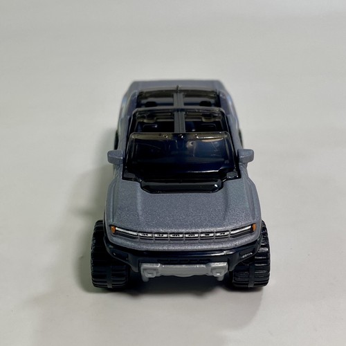2024 GMC Hummer EV 1:64 Diecast Diorama Model Pickup Truck Barbie #184 - Picture 3 of 12