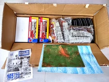 Life-Like Products Electric Santa Fe H-O Train Set #8964 Open Box