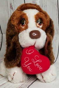 Baxter Basset Hound Plush Dog 'I Love You