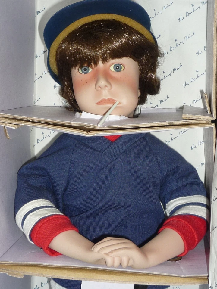 MUÑECA DE BÉISBOL DE PORCELANA RARA LA DANBURY COMO NUEVA EN CUBIERTA DE CAROLE JEANE CON CAJA Foto 3 de 4