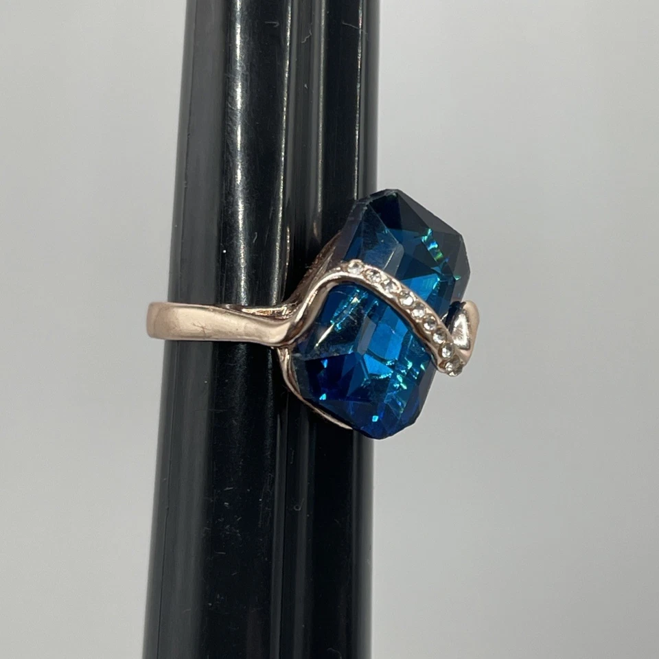 Rose Gold Filled Octagon Aquamarine Blue Rhinestone Wave Wavy Ring Size 7 - Image 4 of 4