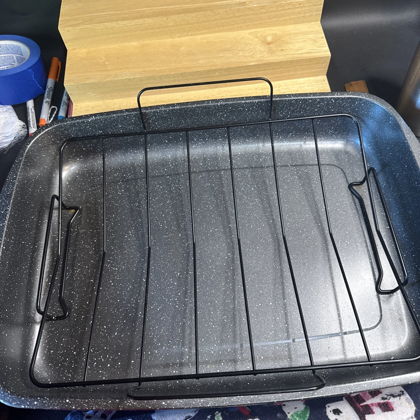Gray Speckled 18.5x13 Rectangular Roasting Pan With Rack
Opens in a new window or tab