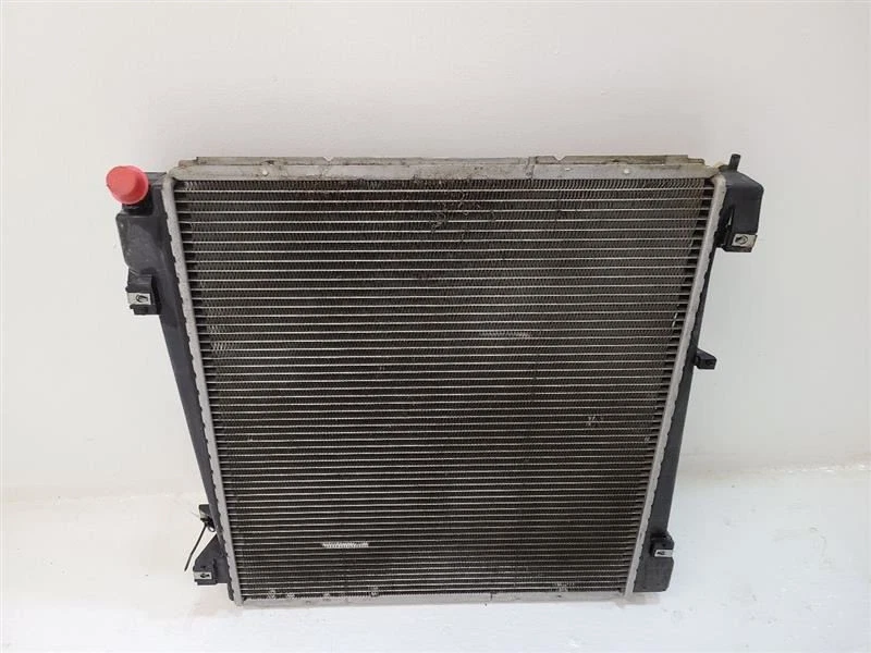 2002-2005 FORD EXPLORER 4.6L Radiator Excluding Sport Trac 3L2Z8005AA Foto 4 de 4