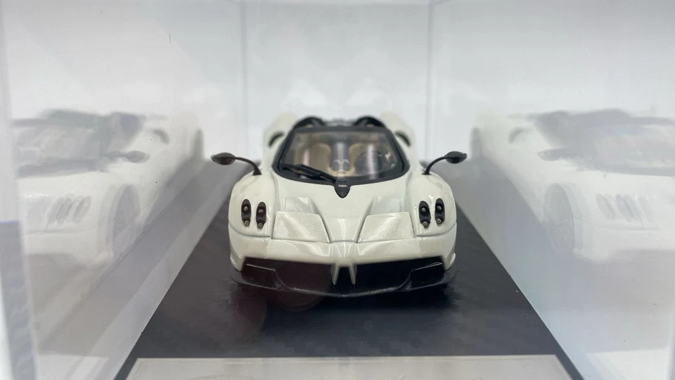 ALM450302 Almost Real Pagani Huayra Roadster 2017 1/43 - Immagine 2 di 3
