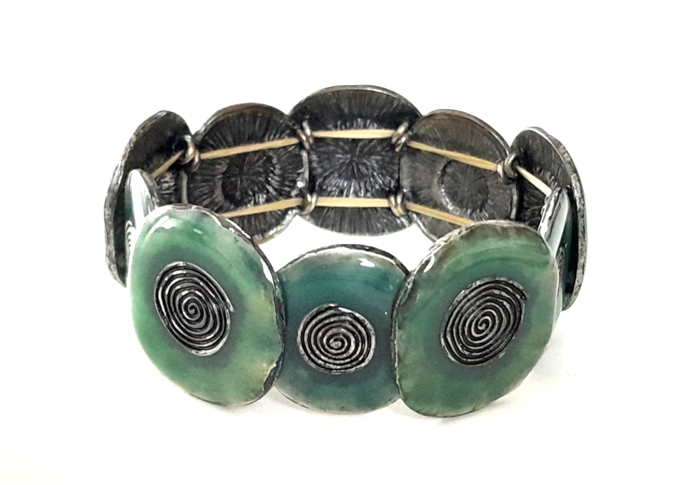 Pulseira elástica espiral esmalte verde trevo irlandês serve para 8" níquel sem chumbo - Imagem 2 de 4