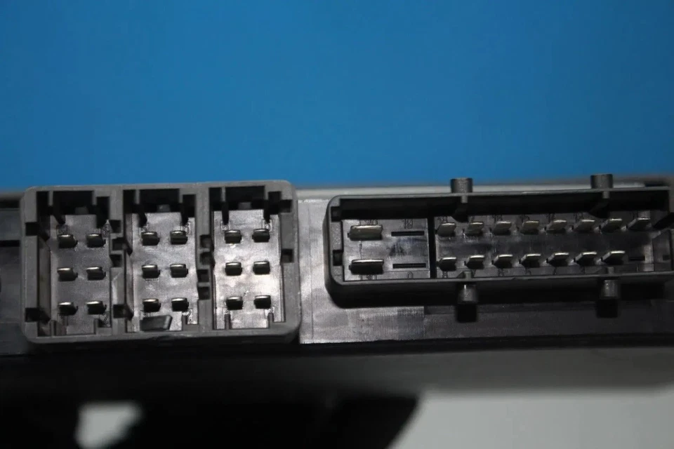 Centralina sedile anteriore sinistra Maybach 57 Mercedes W240 A2408202326 (1) - Immagine 4 di 4