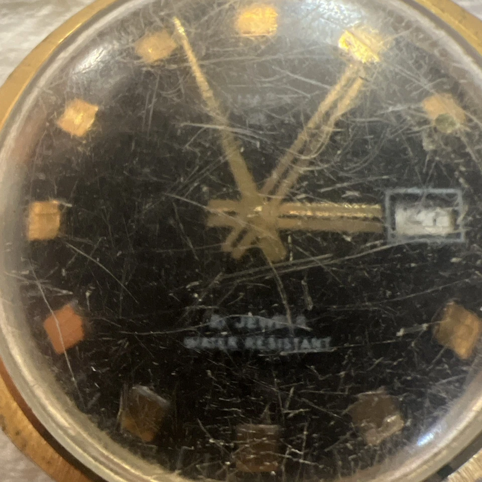 Vintage Gents Timex 21 Jewels Date Yellow Plated Wrist Watch. 2nd hand - Image 2 of 4