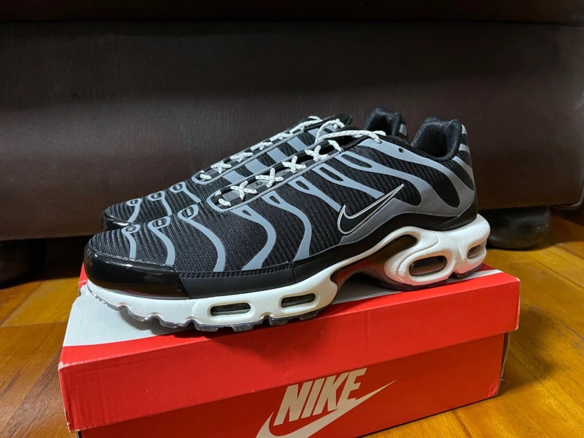 NIKE AIR MAX PLUS BLACK METALLIC SILVER GREY SHOES MENS SZ US12
