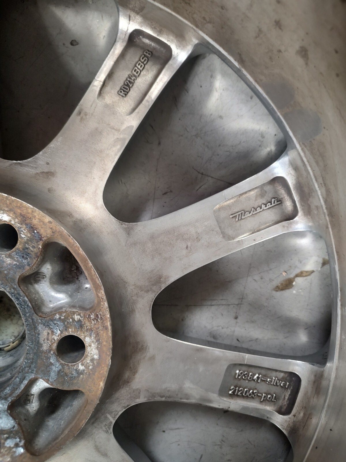 Maserati Quattroporte OEM wheels