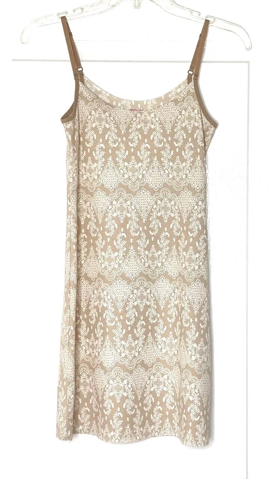 Vestido Commando Desnudo Blanco Dama Encaje Clásico Mini Cami Sin Mangas Dobladillo Pesado S/M Foto 3 de 4