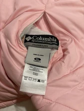 Columbia Women's XL  Reversible Puffer Vest Full Zip Pink With Pockets XCO
