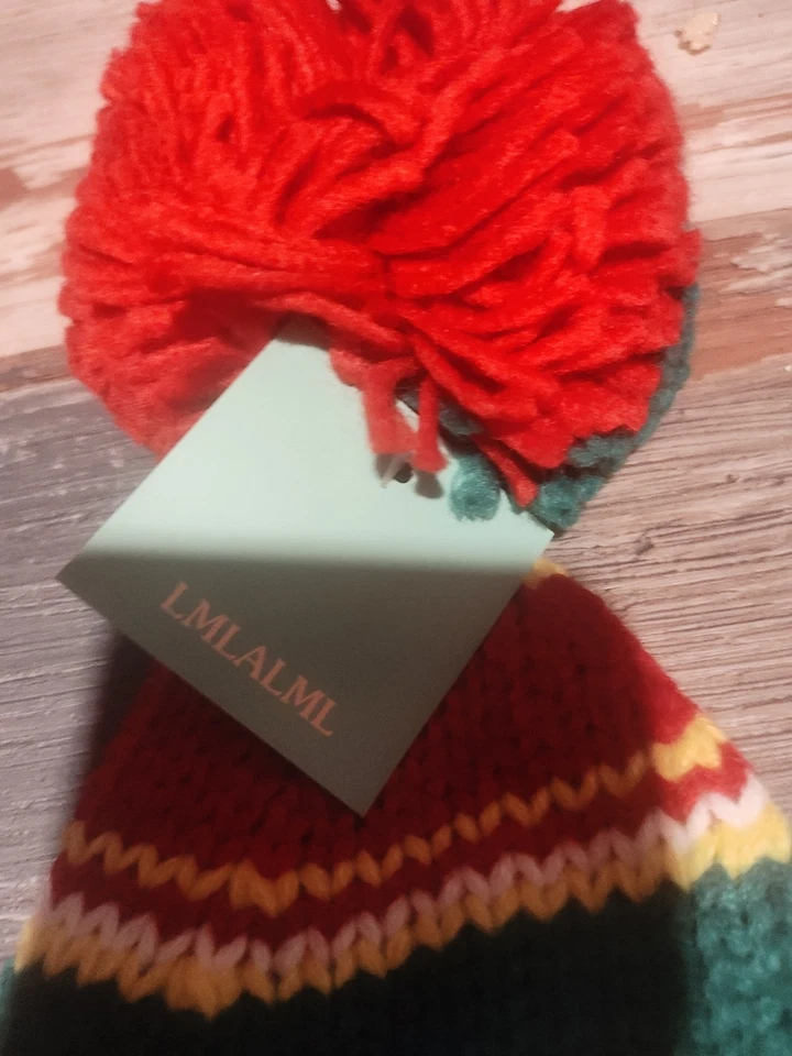 Sombrero de bola de punto de elfo de Navidad Foto 2 de 3