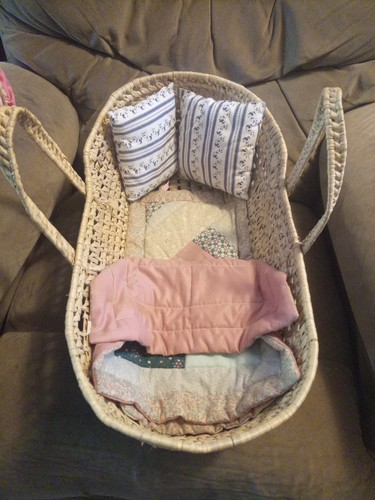 Woven Beige Baby Moses Basket with Handles, Blanket, 2 Pillows and  Mattress 