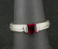 Ring Silver Bright Pink Cubic Zirconia Stone Sterling 925 Size 5.75 Ring Band