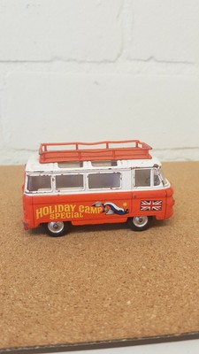 corgi commer bus