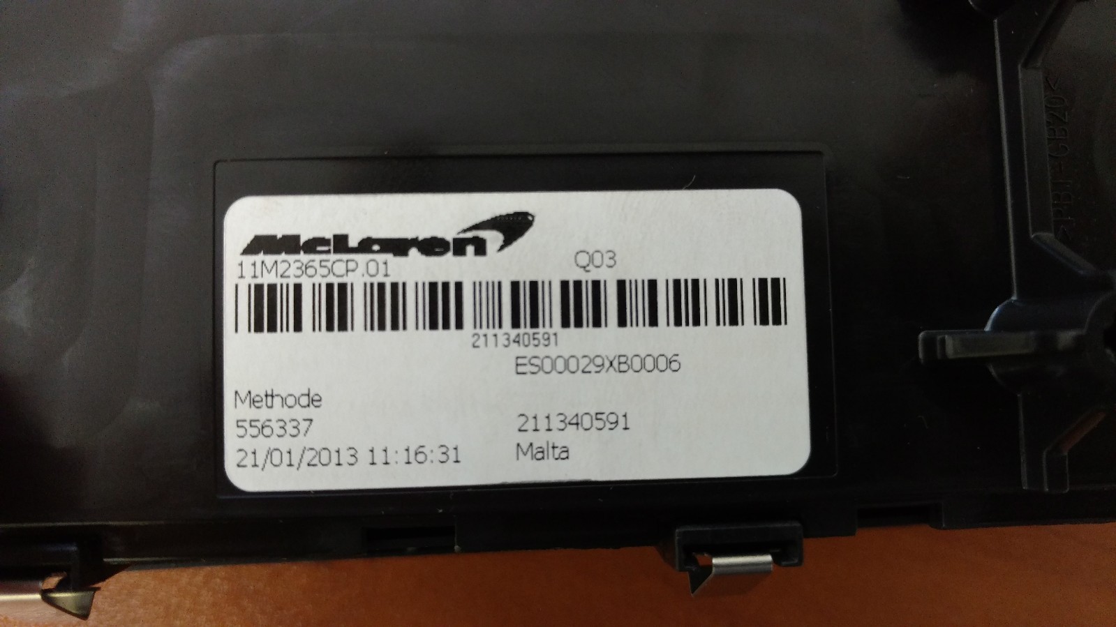 MCLAREN MP4-12C CARBON FIBER DOOR CONTROL SWITCH UNIT OEM 11M2365CP .01