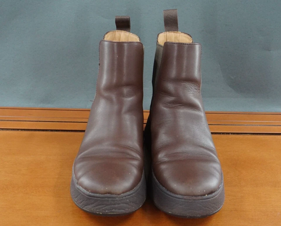 Bota Chelsea Feminina FitFlop Moda F 7 Couro Marrom Puxar Tornozelo Botinha - Imagem 2 de 4