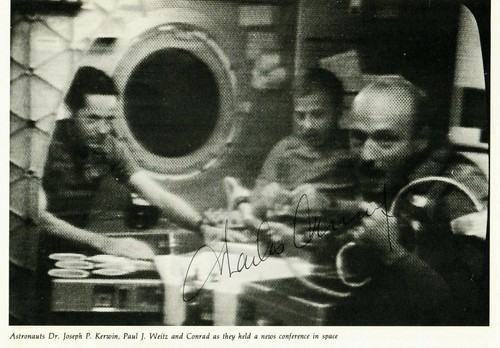 “Apollo 12” Pete Conrad Hand Signed 8.75x6 Magazine Photo COA