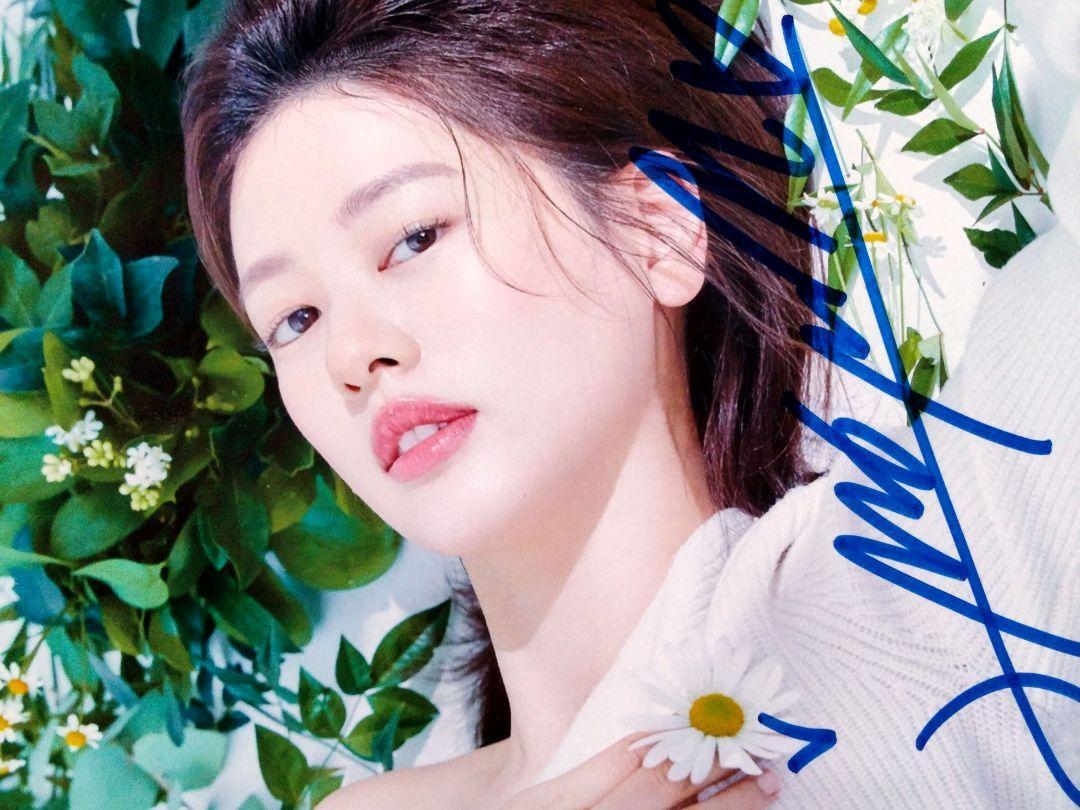Korean actres Jung So-Min Autographed 2L Size PhotoJung