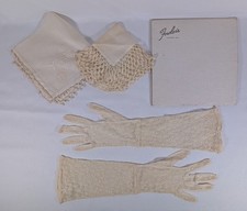 1940's Van Raalte Lace Wedding Gloves