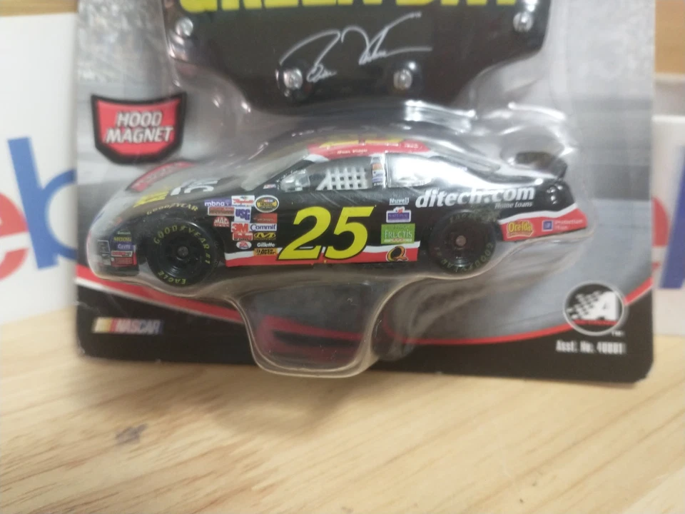 Winners Circle 1/64 Nascar diecast #25 GMAC Green Day Brian Vickers w/hood 2006 - Image 2 of 4