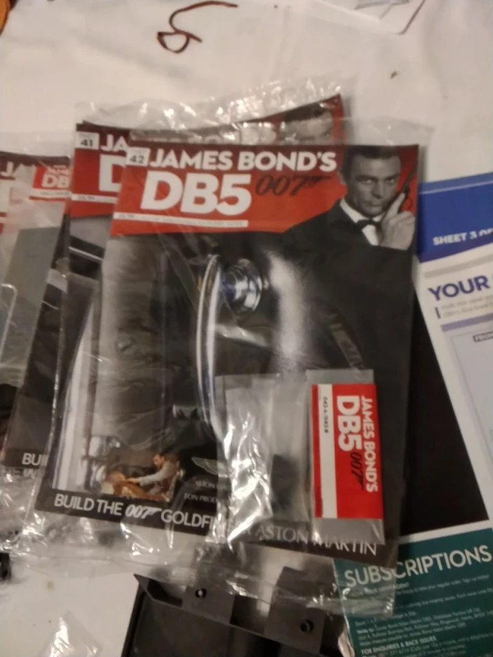 JOB LOT OF 35 iSSUES OF THE EAGLEMOSS 1/8 BUILD JAMES BOND 007 ASTON MARTIN DB5 - Image 3 of 4