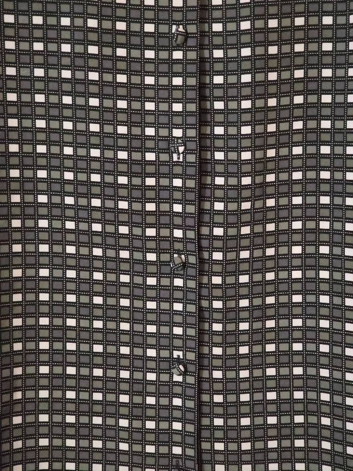 VINTAGE 90's LE CAVIAR Women's Patterned Button Up  100% Polyester Blouse XL - Image 4 of 4