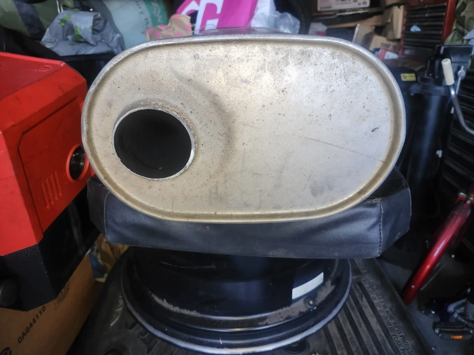 Cadillac Escalade 2015-2020 6,2 L silenciador de escape resonador fabricante de equipos originales #notas. Foto 4 de 4