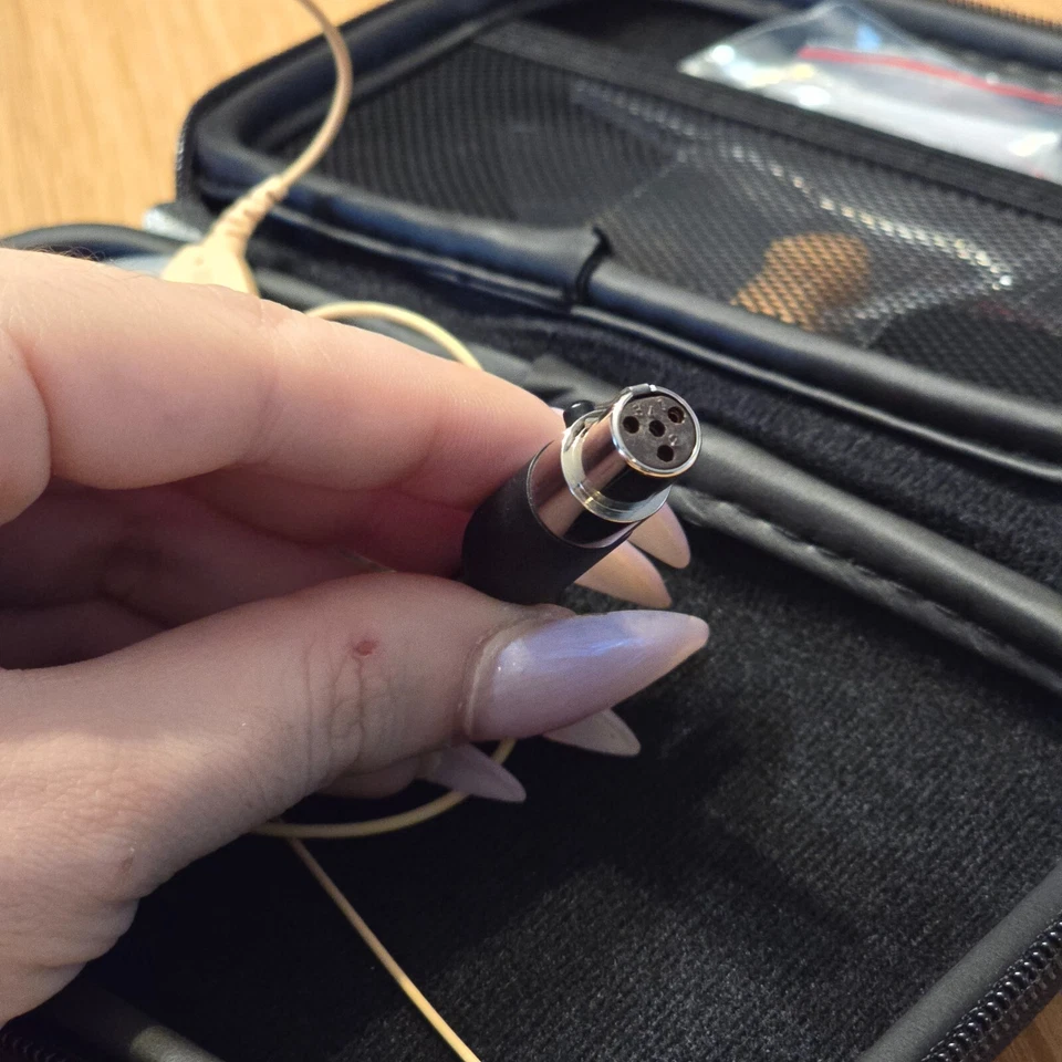 Shure MX153T Headset Microphone inc Box & Accessories - Used, Excellent Condition - Image 3 of 4