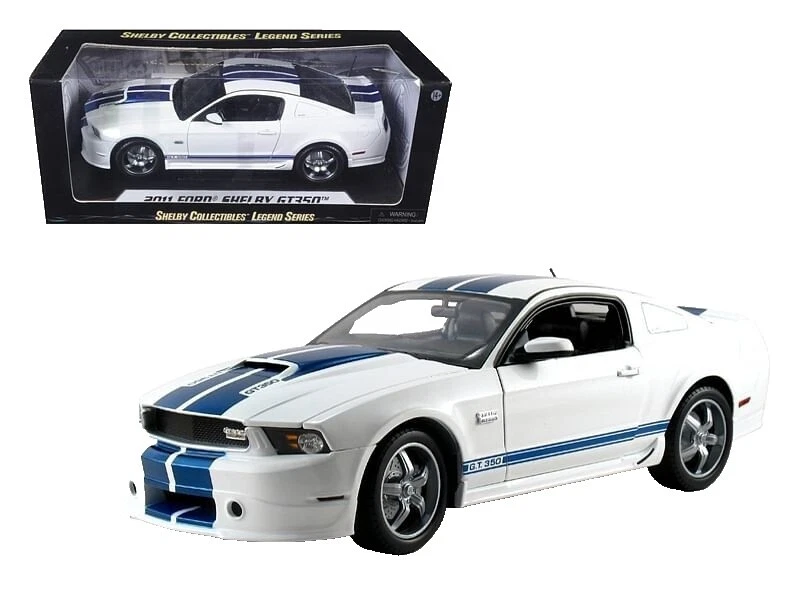 Ford autos de carrera Diecast 2011 año del vehículo