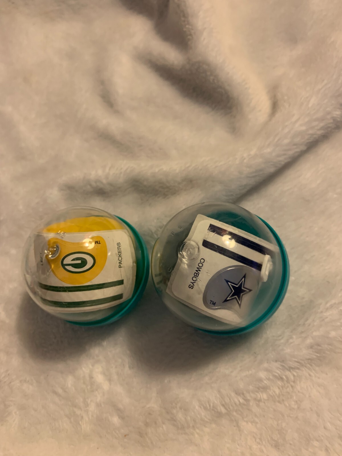 Vintage 90s NFL Helmet Gumball AA Vending Machine Plastic Mini Football