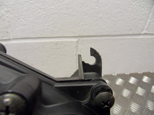 Honda CBR600RR Airbox & Sekundäreinspritzdüsen 2003 bis 2004 - Bild 11 von 12