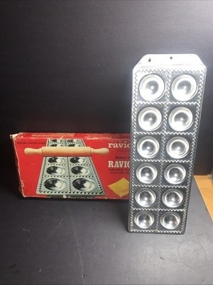VTG Raviolamp 12 Ravioli Chef Mold Maker Made in Italy  No Rolling Pin 