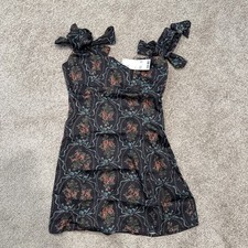 Urban Outfitters Women’s Bri Double Bow Sleek Satin Mini Drews Floral Black