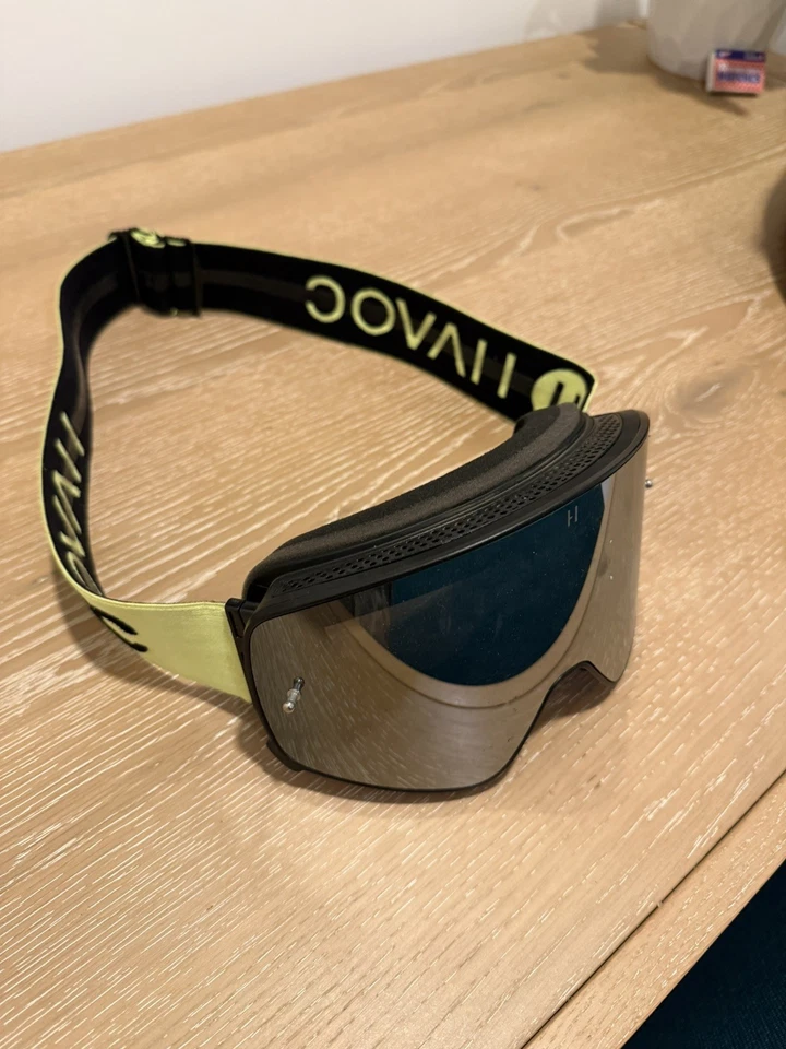 Size large Fox Racing 2025 V1 Flow Helmet Comes with havoc goggles!!! - Image 4 of 4