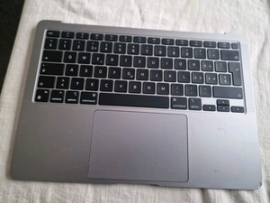 APPLE MACBOOK AIR 13" M1 A2337 3598 HANDAUFLAGE QWERTZ TASTATUR AKKU GRAU